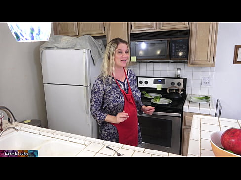 ❤️ A madrasta o ordenha na cozinha antes de sua data ❤ Sexo vídeo em pt-br.yespornpics.ru ❌️❤