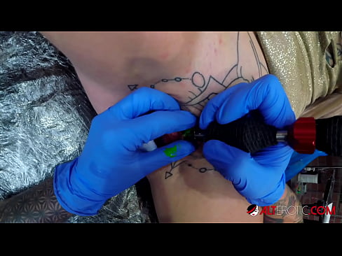 ❤️ Extremamente tatuada, a brasa Sully Savage fez uma tatuagem em seu clítoris ❤ Sexo vídeo em pt-br.yespornpics.ru ❌️❤
